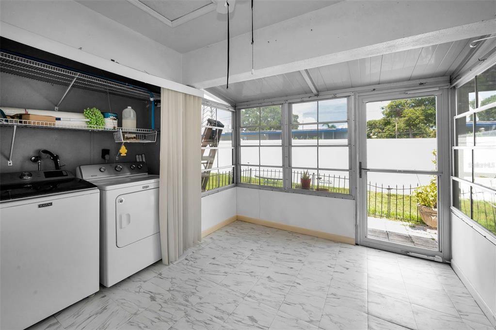 Activo con contrato: $170,000 (2 camas, 2 baños, 900 Pies cuadrados)