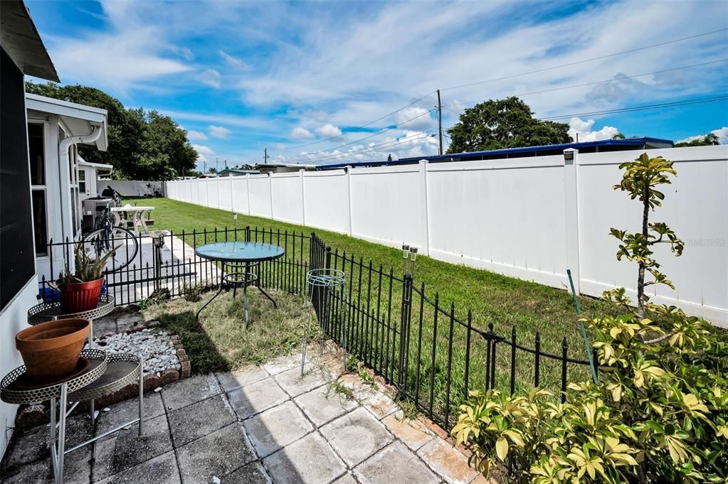 Activo con contrato: $170,000 (2 camas, 2 baños, 900 Pies cuadrados)