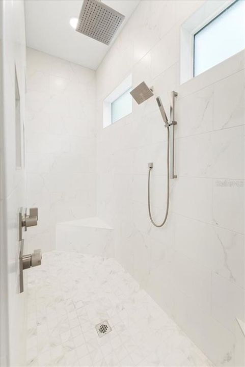 For Sale: $2,295,000 (5 beds, 4 baths, 3541 Square Feet)