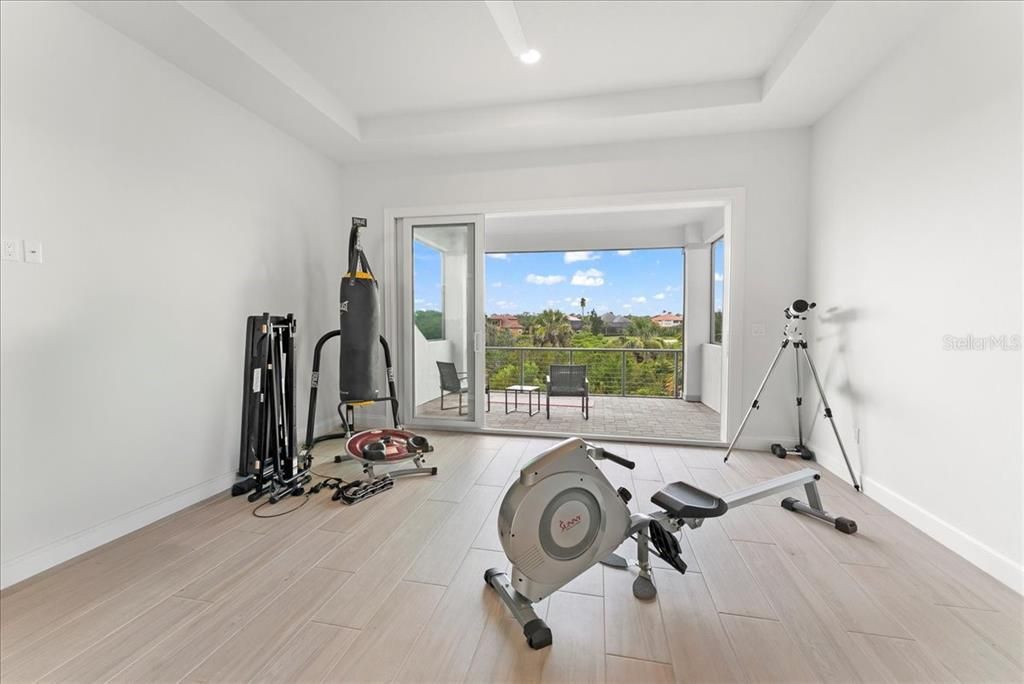 For Sale: $2,295,000 (5 beds, 4 baths, 3541 Square Feet)