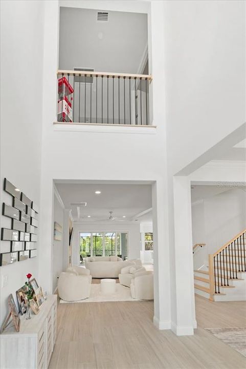 For Sale: $2,295,000 (5 beds, 4 baths, 3541 Square Feet)