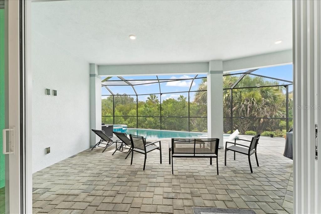 For Sale: $2,295,000 (5 beds, 4 baths, 3541 Square Feet)