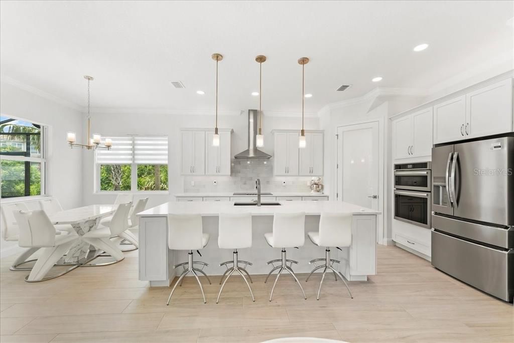 For Sale: $2,295,000 (5 beds, 4 baths, 3541 Square Feet)