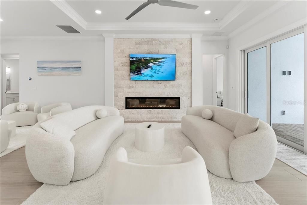 For Sale: $2,295,000 (5 beds, 4 baths, 3541 Square Feet)