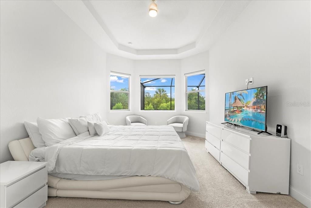 For Sale: $2,295,000 (5 beds, 4 baths, 3541 Square Feet)