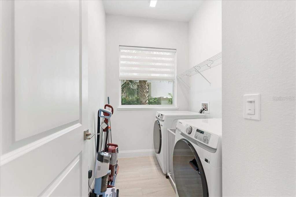 For Sale: $2,295,000 (5 beds, 4 baths, 3541 Square Feet)