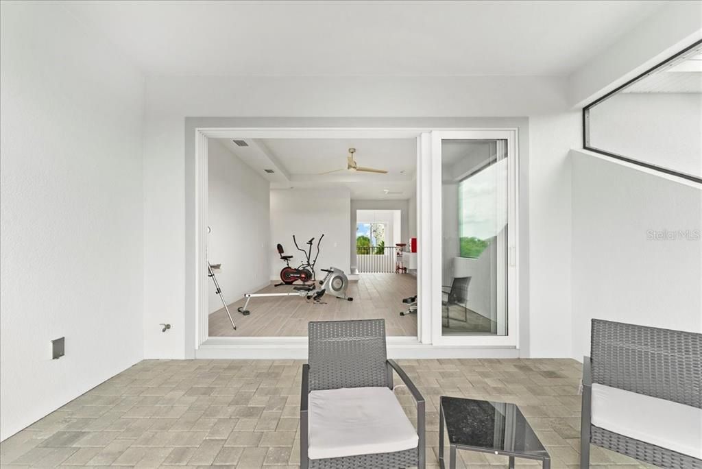 For Sale: $2,295,000 (5 beds, 4 baths, 3541 Square Feet)