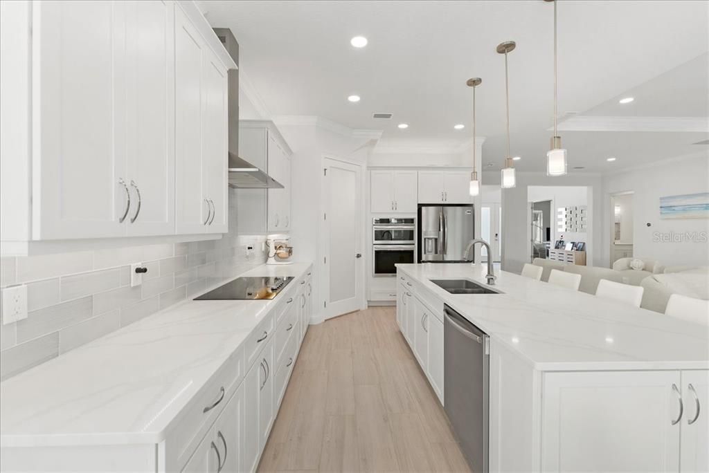 For Sale: $2,295,000 (5 beds, 4 baths, 3541 Square Feet)