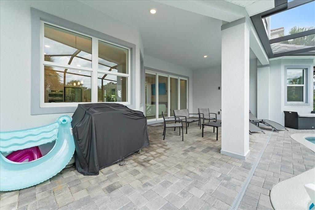 For Sale: $2,295,000 (5 beds, 4 baths, 3541 Square Feet)