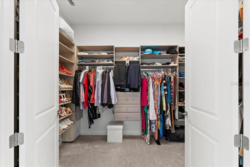 For Sale: $2,295,000 (5 beds, 4 baths, 3541 Square Feet)