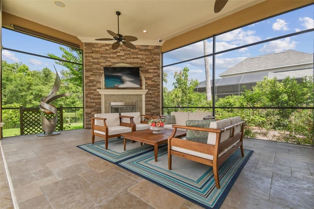 合同活跃: $1,850,000 (5 贝兹, 4 浴室, 5247 平方英尺)