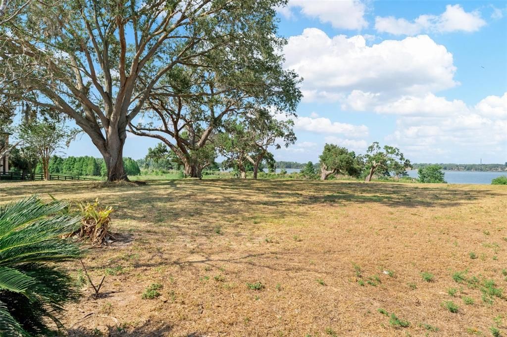For Sale: $765,900 (1.52 acres)
