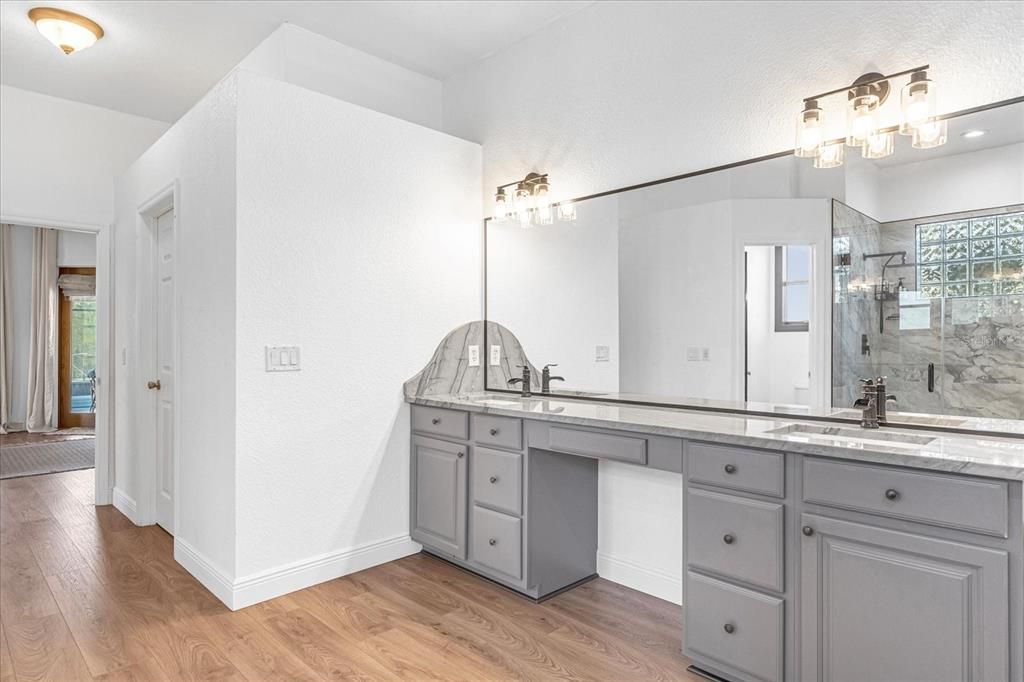 待售: $935,000 (4 贝兹, 2 浴室, 2218 平方英尺)