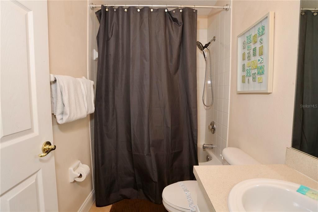 For Sale: $484,900 (5 beds, 3 baths, 2572 Square Feet)