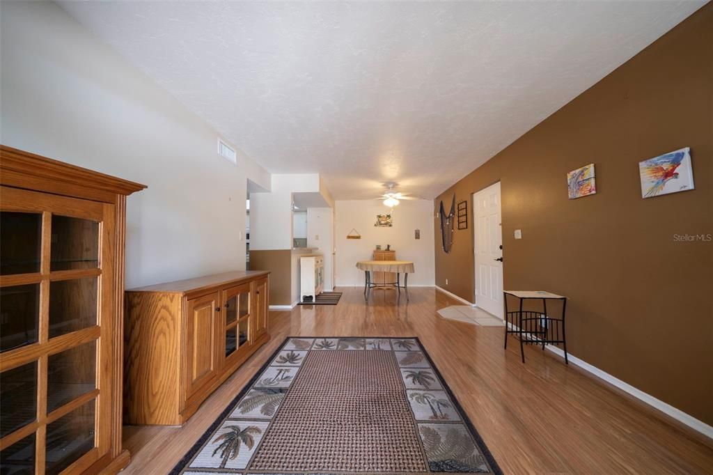 На продажу: $142,000 (2 спален, 2 ванн, 899 Квадратных фут)