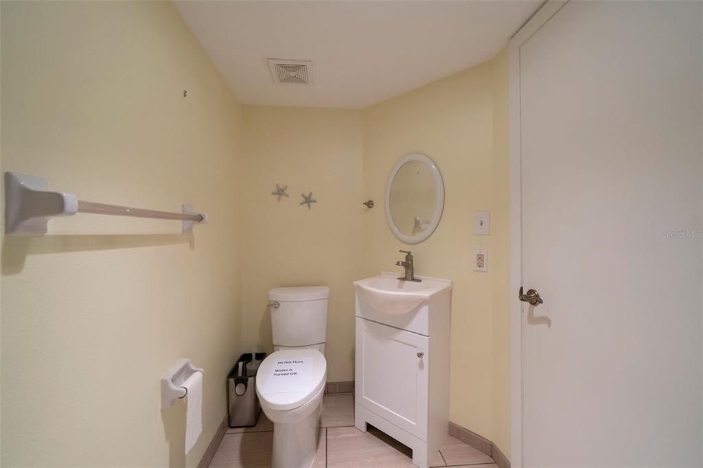 На продажу: $142,000 (2 спален, 2 ванн, 899 Квадратных фут)