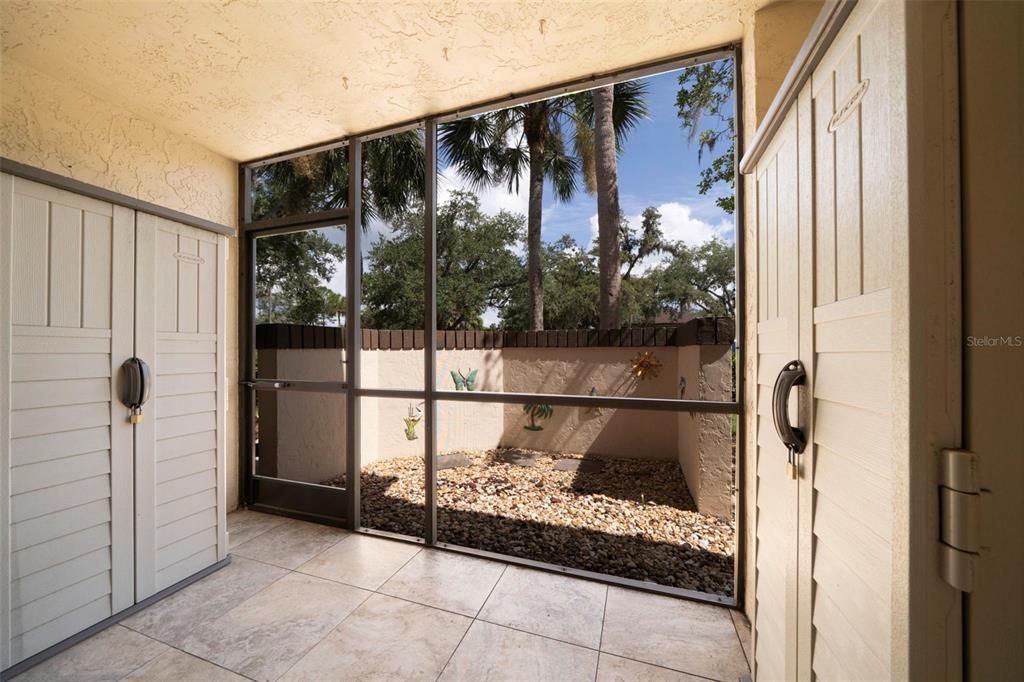 На продажу: $142,000 (2 спален, 2 ванн, 899 Квадратных фут)