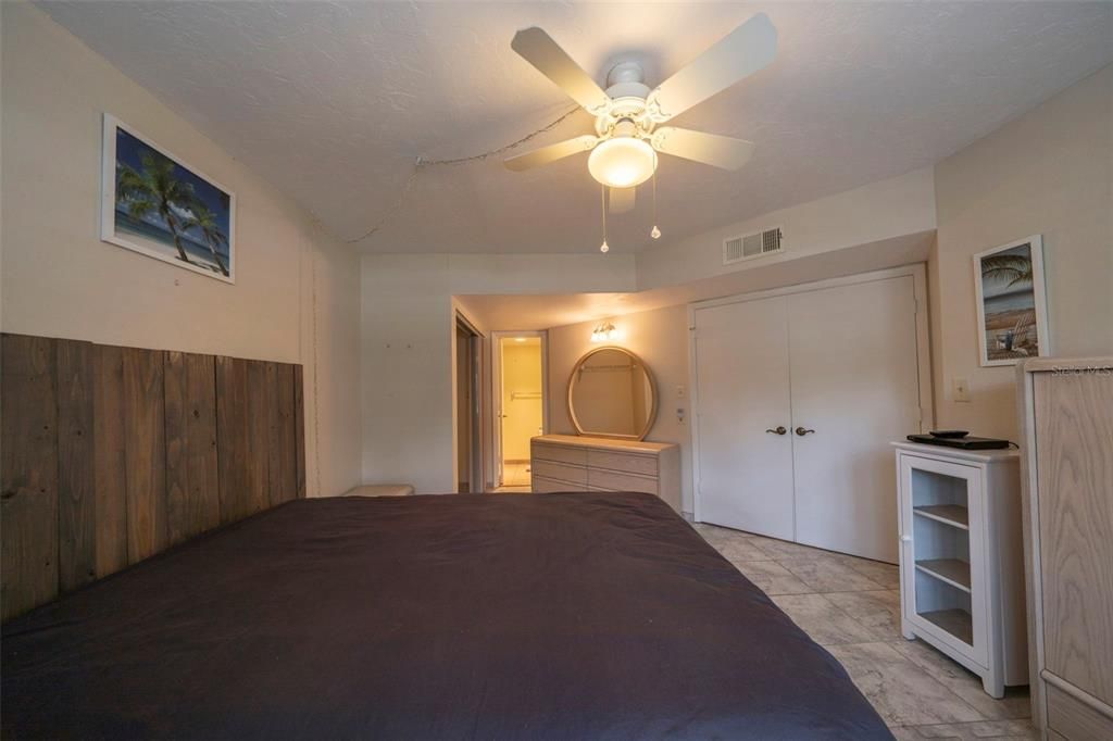 На продажу: $142,000 (2 спален, 2 ванн, 899 Квадратных фут)