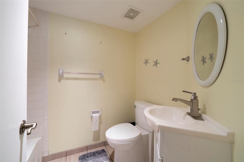 На продажу: $142,000 (2 спален, 2 ванн, 899 Квадратных фут)