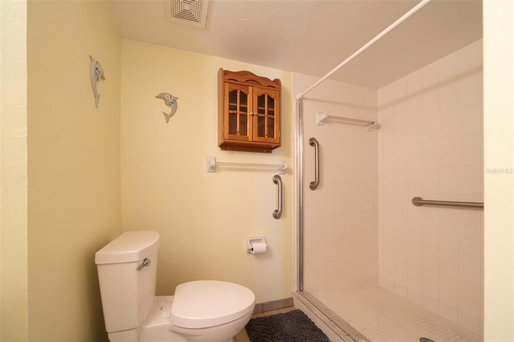 На продажу: $142,000 (2 спален, 2 ванн, 899 Квадратных фут)