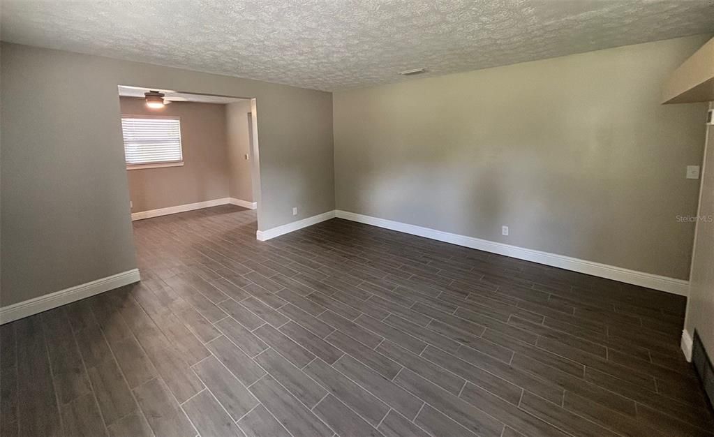 待售: $283,000 (3 贝兹, 2 浴室, 1248 平方英尺)