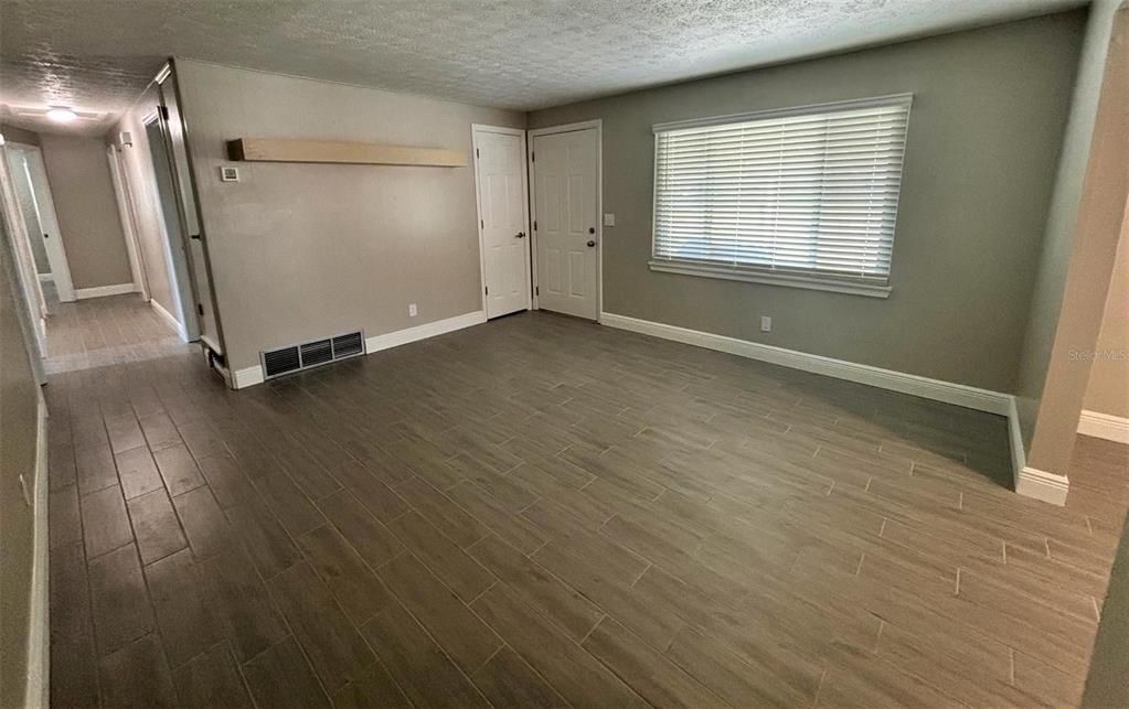 待售: $283,000 (3 贝兹, 2 浴室, 1248 平方英尺)