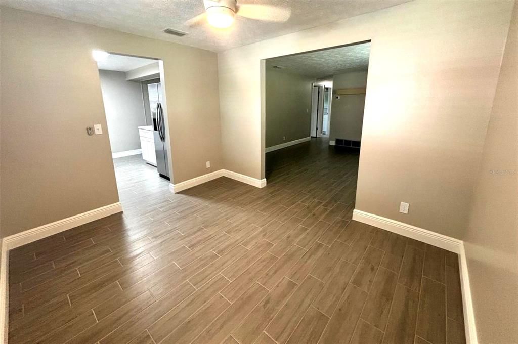 待售: $283,000 (3 贝兹, 2 浴室, 1248 平方英尺)