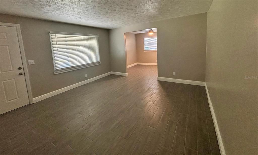 待售: $283,000 (3 贝兹, 2 浴室, 1248 平方英尺)