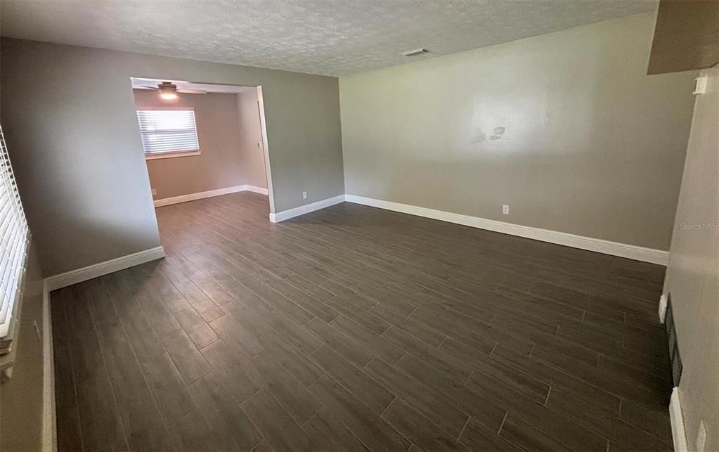 待售: $283,000 (3 贝兹, 2 浴室, 1248 平方英尺)