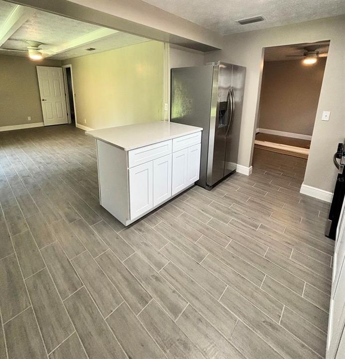 待售: $283,000 (3 贝兹, 2 浴室, 1248 平方英尺)