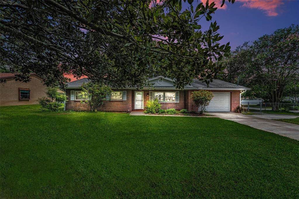 最近售出: $325,000 (2 贝兹, 2 浴室, 1472 平方英尺)