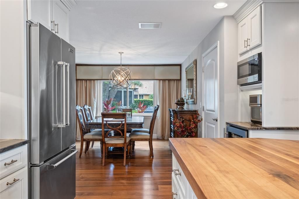 Activo con contrato: $1,890,000 (4 camas, 3 baños, 2384 Pies cuadrados)