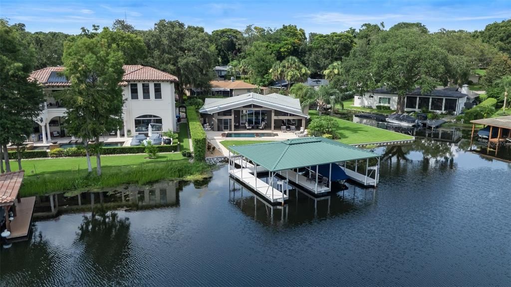 Activo con contrato: $1,890,000 (4 camas, 3 baños, 2384 Pies cuadrados)