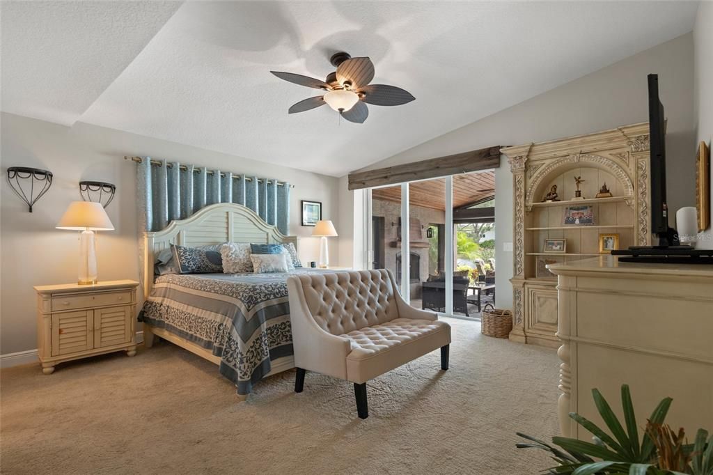 Activo con contrato: $1,890,000 (4 camas, 3 baños, 2384 Pies cuadrados)