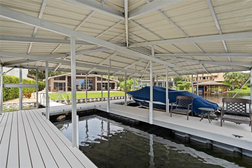 Activo con contrato: $1,890,000 (4 camas, 3 baños, 2384 Pies cuadrados)