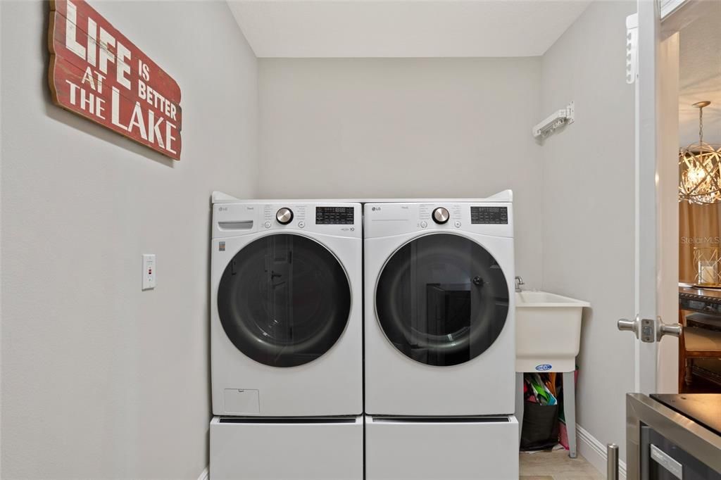 Activo con contrato: $1,890,000 (4 camas, 3 baños, 2384 Pies cuadrados)