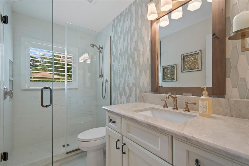 Activo con contrato: $1,890,000 (4 camas, 3 baños, 2384 Pies cuadrados)