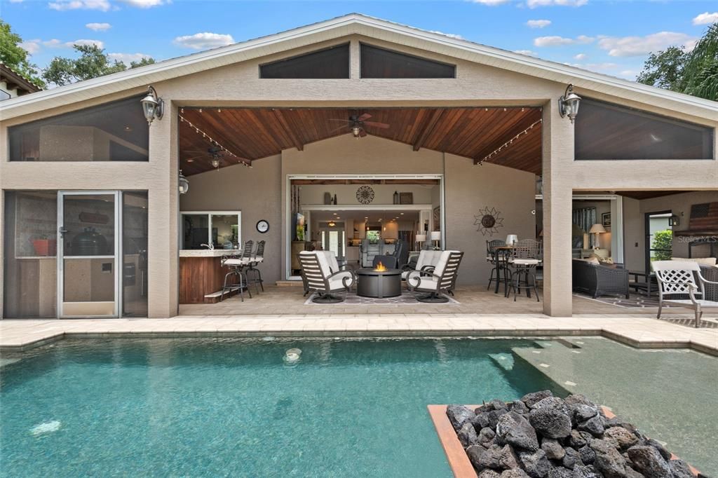 Activo con contrato: $1,890,000 (4 camas, 3 baños, 2384 Pies cuadrados)