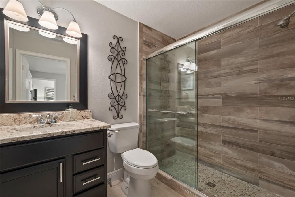 Activo con contrato: $1,890,000 (4 camas, 3 baños, 2384 Pies cuadrados)