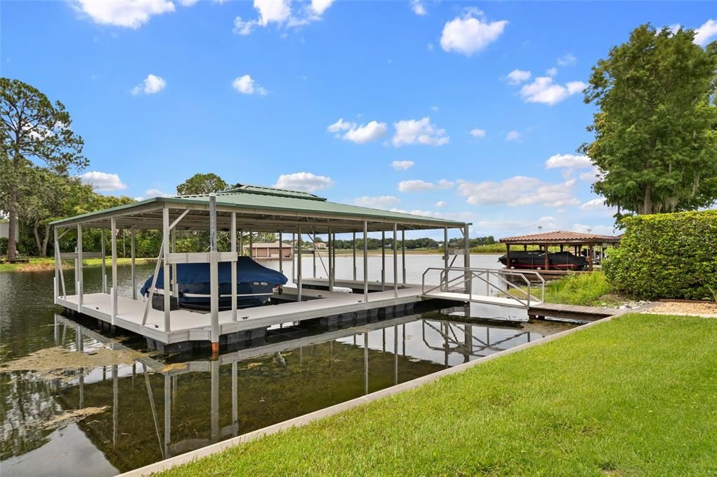 Activo con contrato: $1,890,000 (4 camas, 3 baños, 2384 Pies cuadrados)