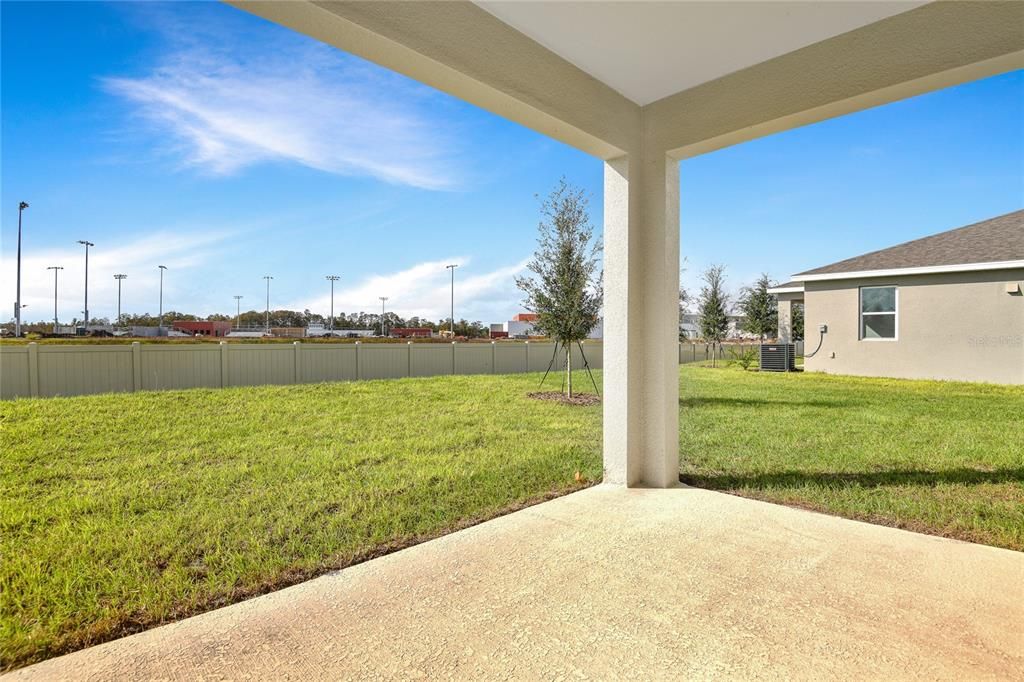 合同活跃: $529,950 (4 贝兹, 3 浴室, 2670 平方英尺)