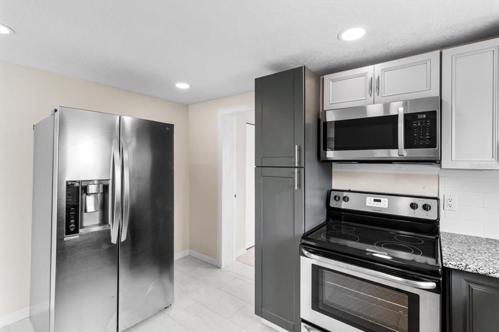 En Venta: $429,900 (5 camas, 0 baños, 1928 Pies cuadrados)