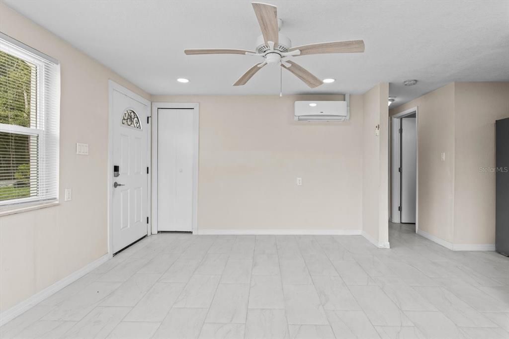 En Venta: $429,900 (5 camas, 0 baños, 1928 Pies cuadrados)