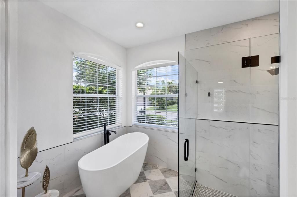 Под контрактом: $534,900 (4 спален, 2 ванн, 2245 Квадратных фут)