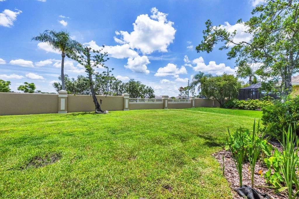 Под контрактом: $534,900 (4 спален, 2 ванн, 2245 Квадратных фут)