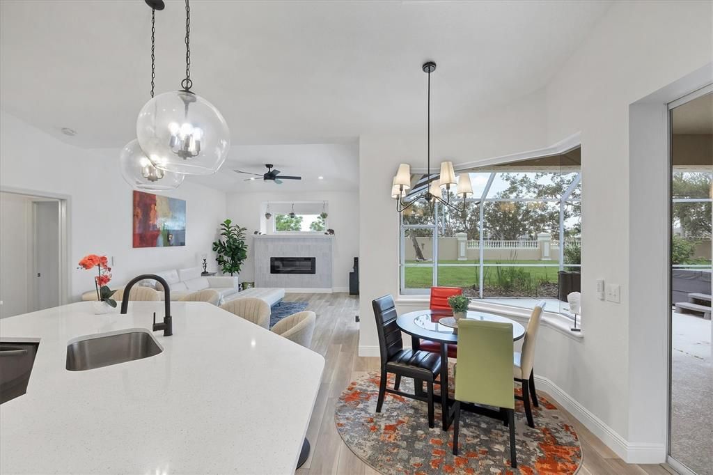 Под контрактом: $534,900 (4 спален, 2 ванн, 2245 Квадратных фут)