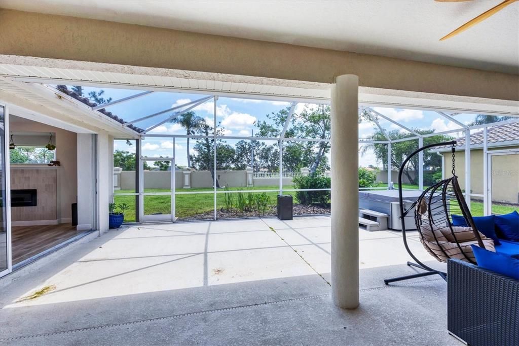 Под контрактом: $534,900 (4 спален, 2 ванн, 2245 Квадратных фут)