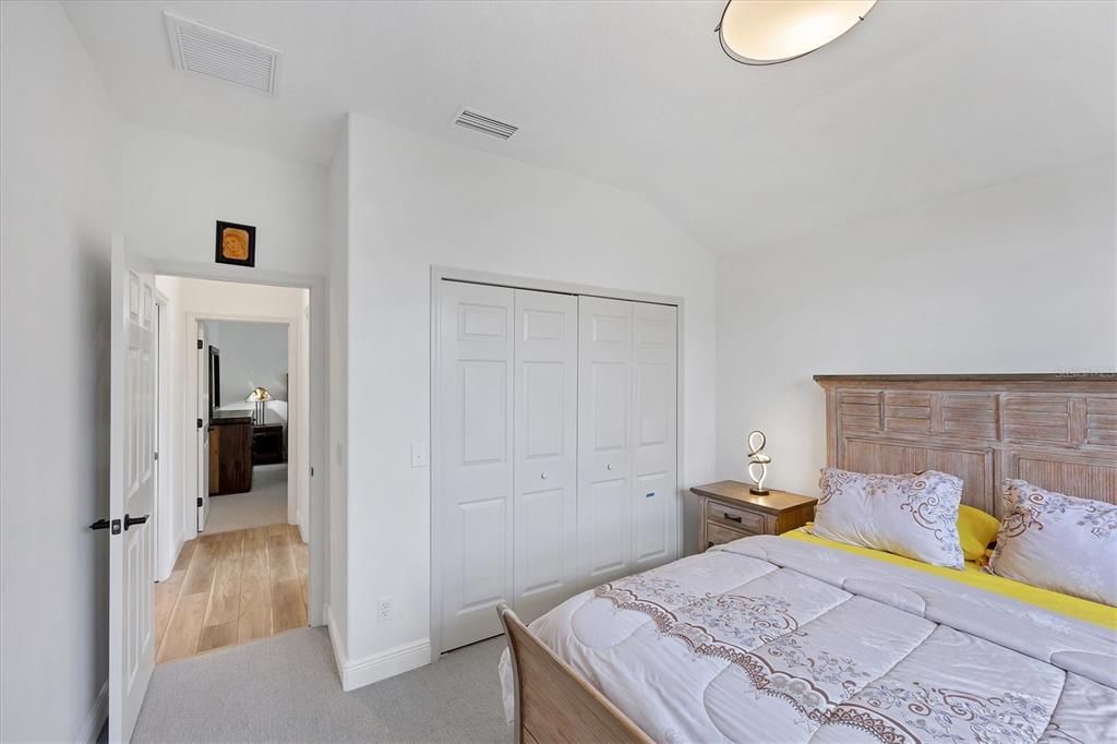 Под контрактом: $534,900 (4 спален, 2 ванн, 2245 Квадратных фут)