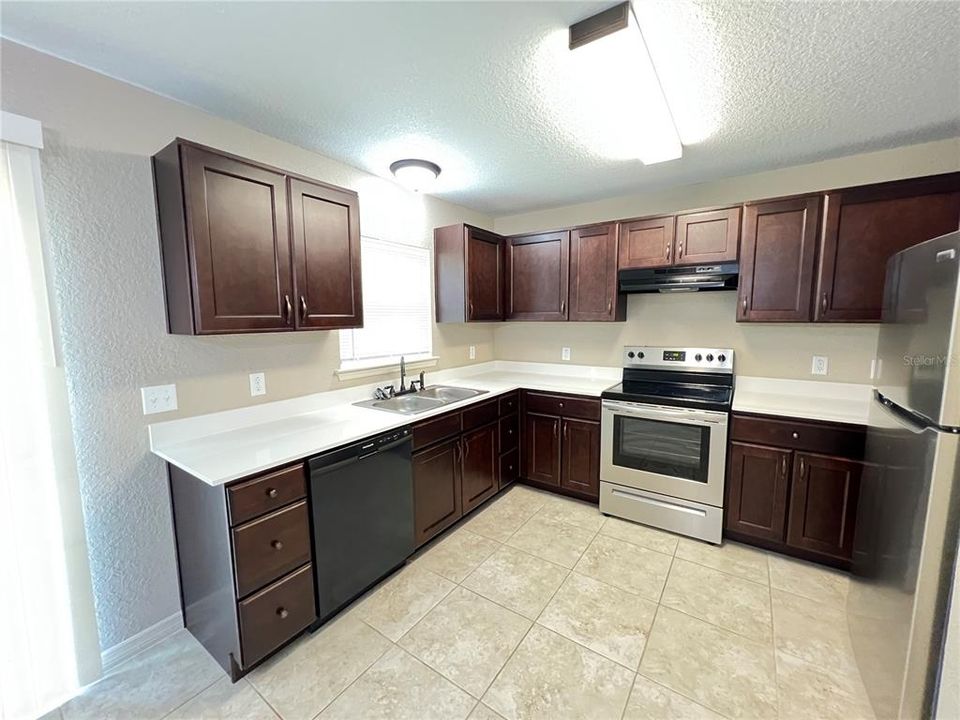 En Renta: $1,674 (3 camas, 2 baños, 1331 Pies cuadrados)