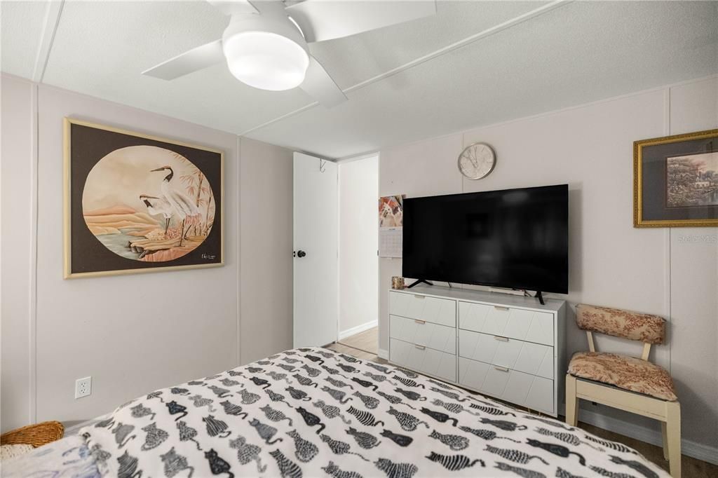 For Sale: $145,000 (3 beds, 2 baths, 1008 Square Feet)